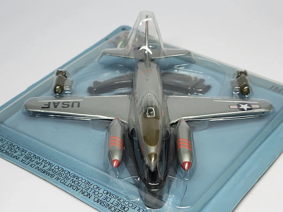 ITALERI AG-P019 1:100 Scale Lockheed F-80 Shooting Star USAF Fighter Aircraft - Image 4 of 4