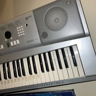 Yamaha Portable Grand Piano DGX-220 Piano Electronic Keyboard 76 