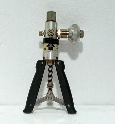 #ad GE DRUCK PV211 HAND HELD PRESSURE CALIBRATOR $352.50