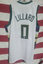 Damian Lillard Rookie Cards and Autograph Memorabilia Guide 47