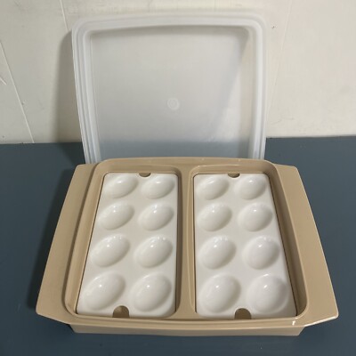 Vintage Tupperware Deviled Hard Boiled Egg Carrier Holds 16 Almond Tan #723-3