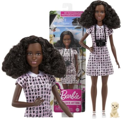 BARBIE DOLL CAREER ANIMAL PHOTOGRAPHER + dog HCN10 Mattel