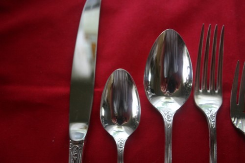 Oneida ENCHANTMENT Londontown 1952 Floral Silverplate 1881 Rogers Ltd CHOICE - Picture 3 of 22