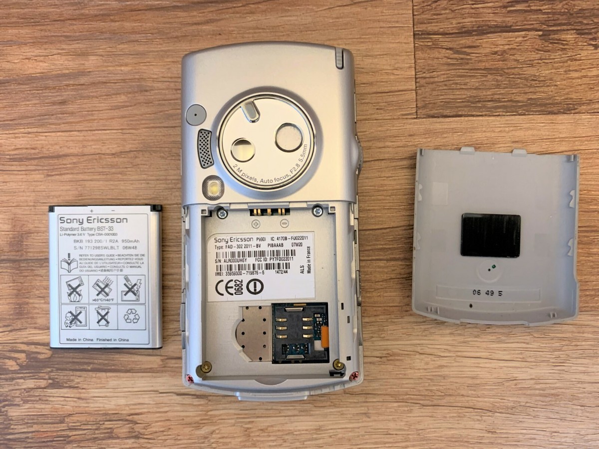 Sony Ericsson P990i 32MB Silver Collector's Item Factory Unlocked