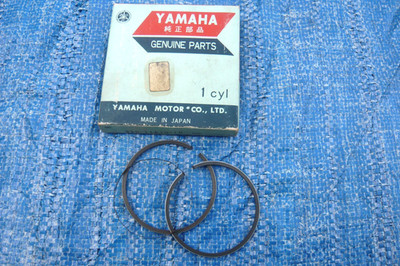 Yamaha  RT2 RT3 1972-1973  Ringe vom Kolben  Kolbenringe + 0,25 mm  1ST  O/S