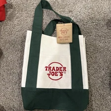 Trader Joe’s MINI Canvas TOTE BAG GREEN 2025 HOLIDAY MINT COND. WITH TAG WOW