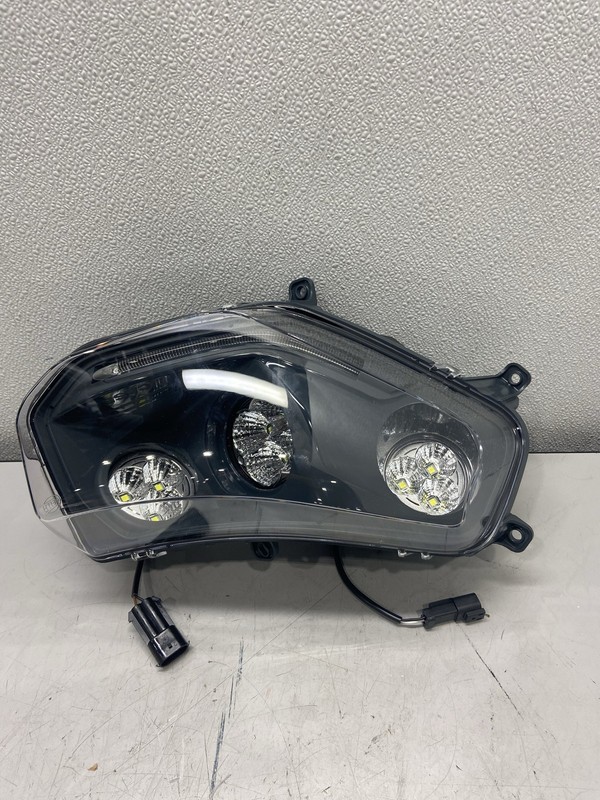 Hella Right Side Headlamp for Select CNH Models 47576033