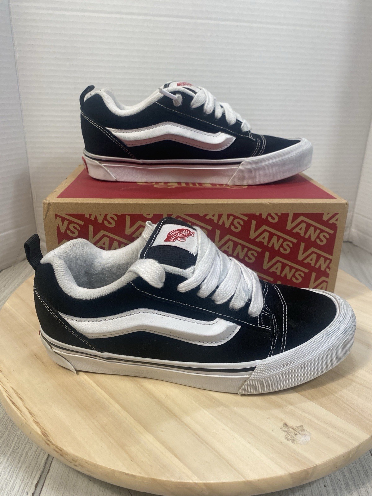 VANS Knu Skool Women's Shoes White/Black Sneakers Size 6.5