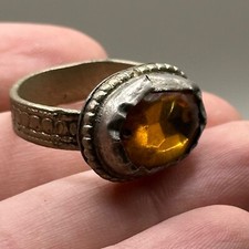 ANCIENT ROMAN BRASS RING WITH GLASS INSERT