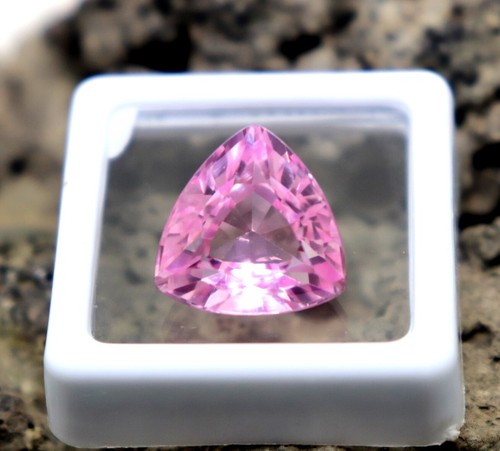 Beautiful Vivid Pink Spinel Natural 11.8ct Trillion Cut Certified Spinel Stone - Picture 2 of 7
