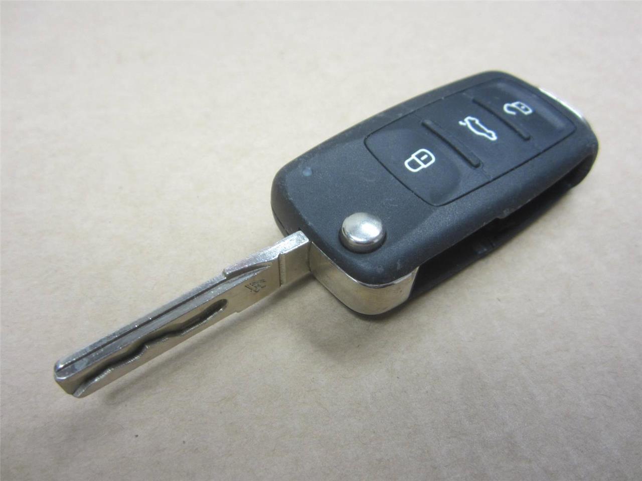 OEM 20152016 Volkswagen Key Fob Keyless Entry Trunk Lock Unlock Panic