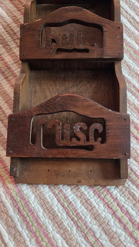Vintage MCM Style Wood Mail Letter Holder/Organizer 3 Pocket Key Holder FLAWS - Image 4 of 4