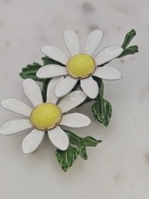 Vintage Enamel Daisy Brooch White Yellow Flower Green Leaves Floral Pin