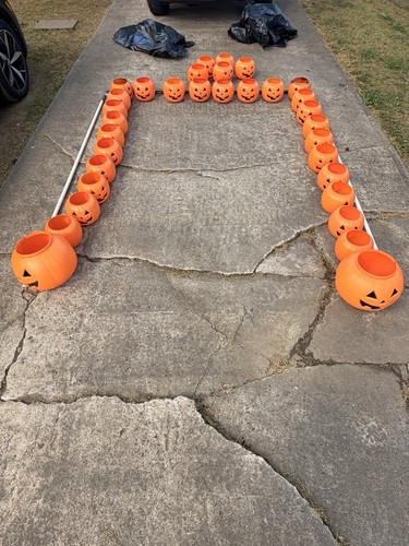 Jack-O’-Lantern Archway 33 Pumpkins And Three Pvc Pipes