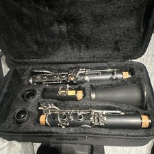 Bb Clarinet Black Plastic Body Silver Keys Closed Hole w/ Case  Mouthpiece