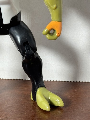 Ben 10 Haywire Cuatro Brazos Intercambio de Color 4” Figura Articulada Juguete 2006 - RARO 🌟🌟 - Imagen 15 de 16