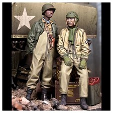 Realistic 1/35 US Tank Soldiers Resin Kit - Unpainted and Customizable Model
