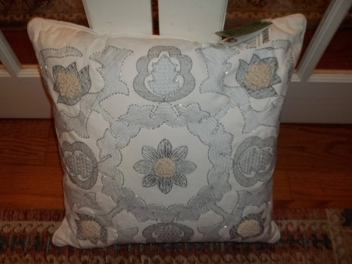 Celerie top decorative pillow