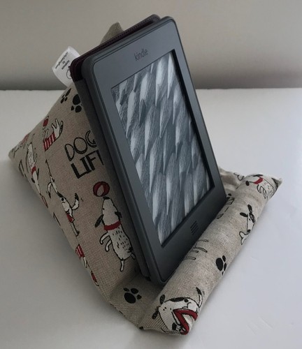 EREADER/TABLET/PHONE STAND/BEAN BAG/HAND MADE DOGSFABRIC/UNIQUE MOTHERS DAY GIFT - 第 4/8 張圖片