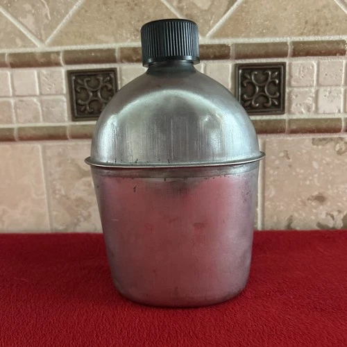 WWII WW2 US Military Steel Canteen Dated 1945 S.M. CO.