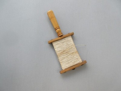 Vintage gedrechseltes Holz Holz Nähgarn Wickelspule Wickler