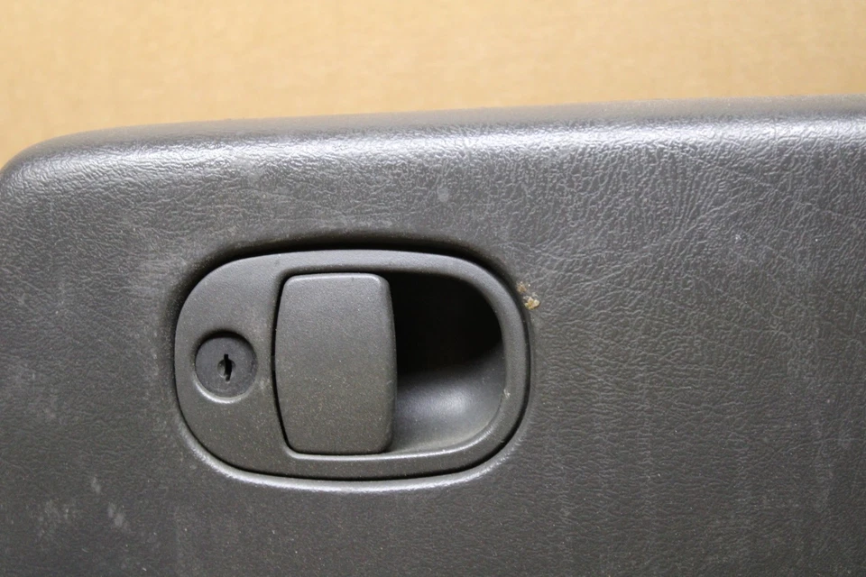 02-05 Trailblazer посланник темно серый перчаточный ящик двери защелка и ручка разблокированный без ключа - Изображение 2 из 4