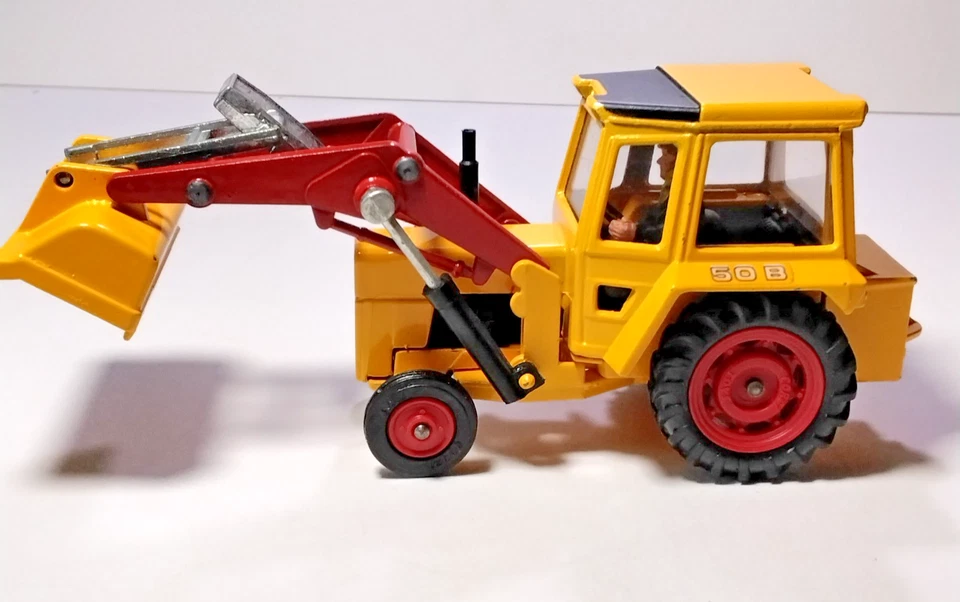 Corgi Massey Ferguson MF50B Tractor With Shovel #54 - Image 4 of 4