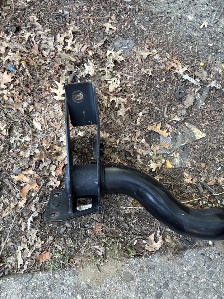 Remolque de parachoques trasero Ram 1500 2019-2024 enganche de remolque 68240557AB fabricante de equipos originales 🏘️ Foto 3 de 4