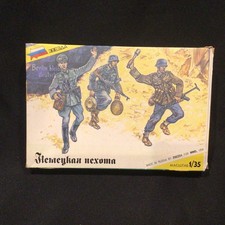 1/35 Scale Zvezda 3512:German Infantry Soldier Model Kit Unbuilt