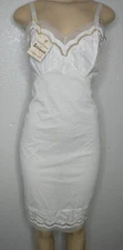 ARISTOCRAFT ~ VTG 50s NWT ~ 32~ White "Serene Highness" Full Slip 