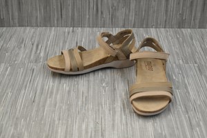 munro summer sandals