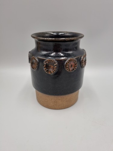 A Studio Pottery Cylinder Vase, Scandinavian, Incised 'EC - 65'. - Picture 2 of 11