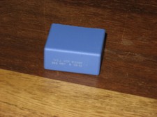 QTY (100) 1uf 250V 10% METALLIZED FILM CAPACITORS MKT1822-510/255-15 VISHAY