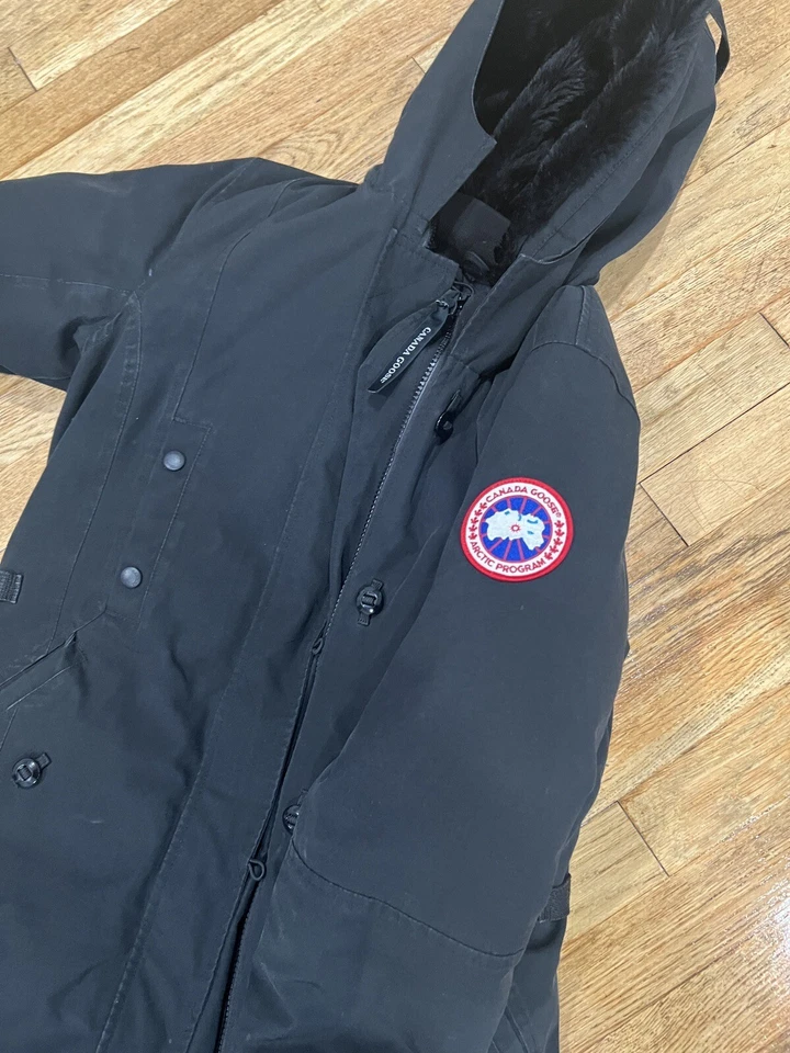 Parka Canada Goose Victoria Fusion Fit Down ribete de piel de coyote genuino Foto 3 de 4