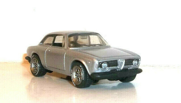 LOOSE 2021 MATCHBOX SILVER ALFA ROMEO GIULIA SPRINT GTA WHEEL SWAP