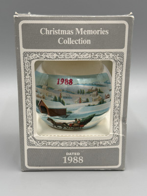 Vintage 1988 Christmas Memories Collection Christmas Ornament READ DETAILS