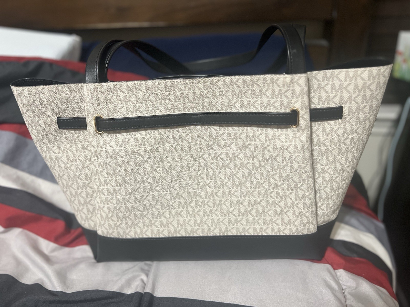 Michael Kors Large - image 2