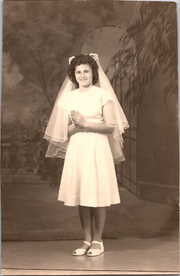 Vtg B&W Photo 1930s Cute Pretty Girl Child Dress Portrait Curly Hair Fancy