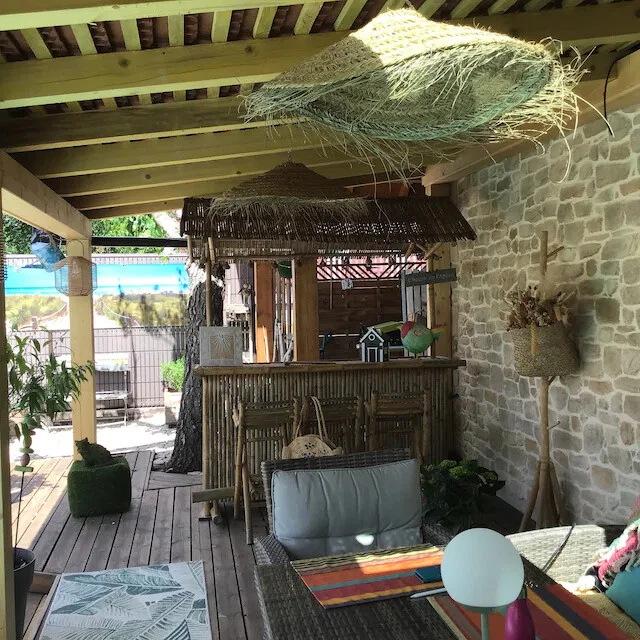 Forma de suspensión sombrilla en paja doum fibras naturales trenzadas - Lámparas marroquíes Foto 3 de 4