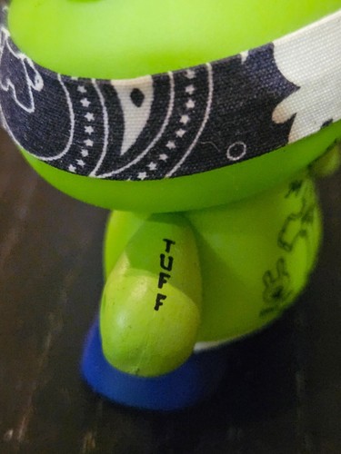 Kid Robot Dunny series 4 Dupac Hug Life by Nico Berry 1/24 - Picture 3 of 13