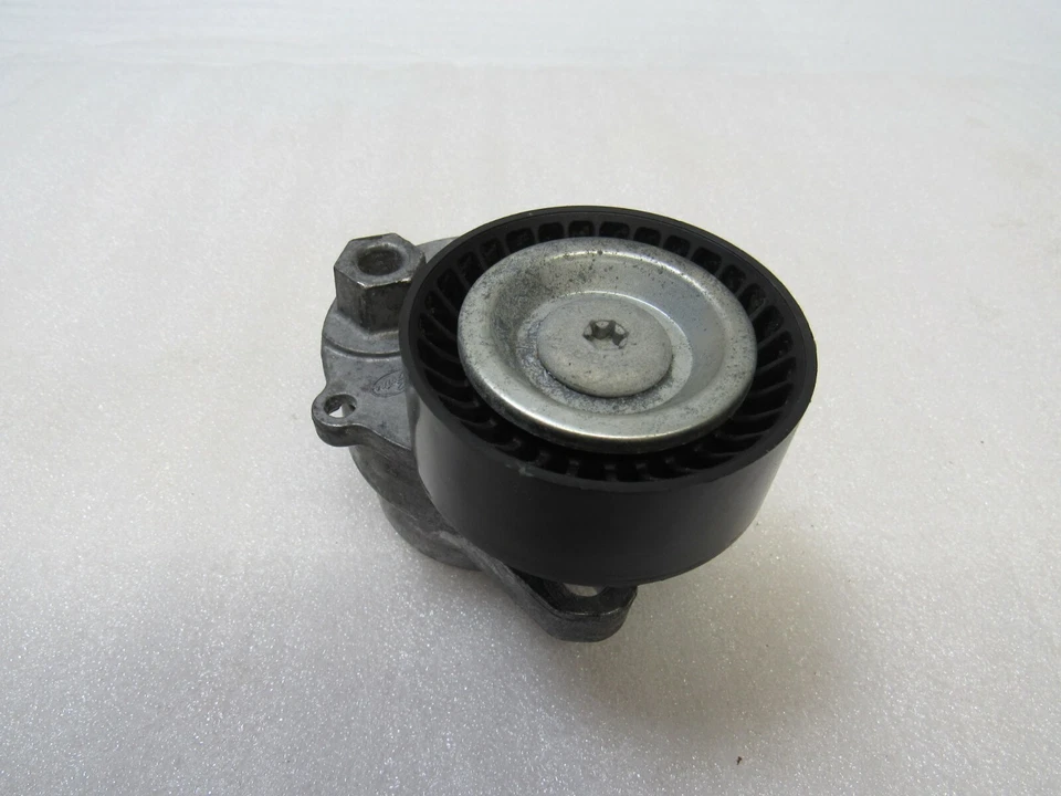 OEM 2017-2020 MERCEDES W205 C43 AMG 3.0L V6 ENGINE BELT TENSIONER 16232 D63 - Image 3 of 4