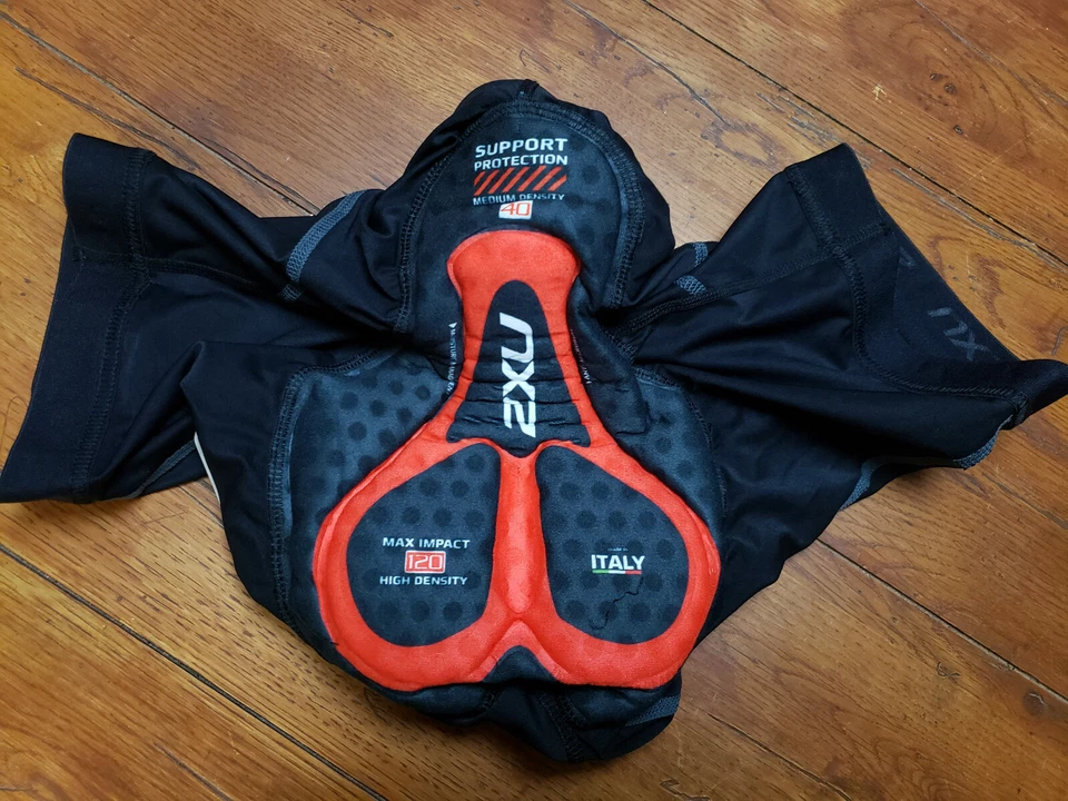 2XU Women's XS Cycling Shorts Fusion Pro Thick Padding Black Compression X-SMALL - Image 4 of 4