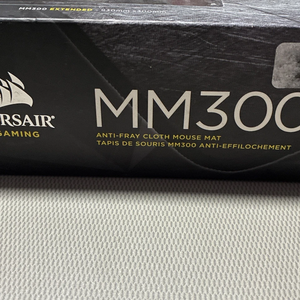 Corsair Extended Gaming Mouse Pad - MM300 Anti-Fray Cloth Mouse Mat - Image 3 of 4