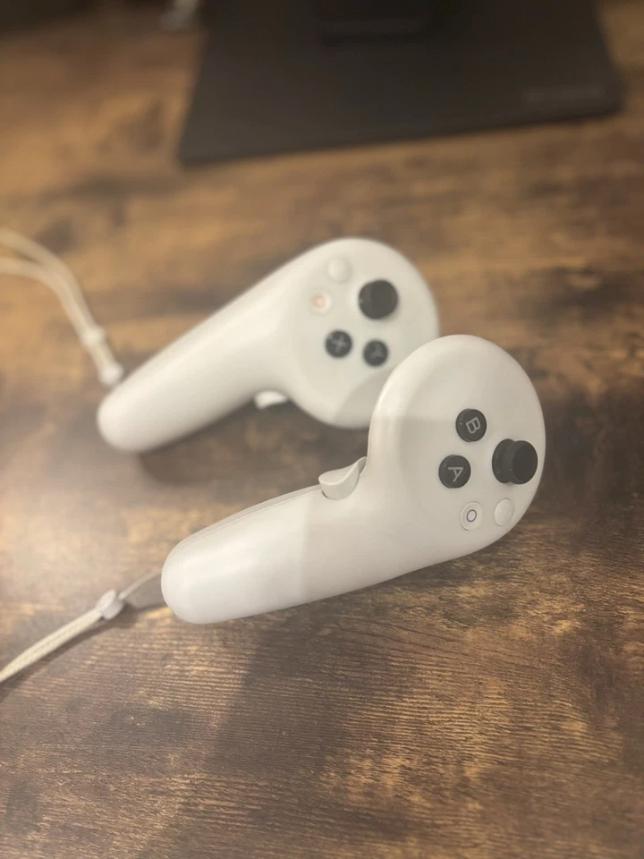 Pico 4 Ultra VR Headset 256GB, 12GB RAM w/ Trackers - Image 3 of 4