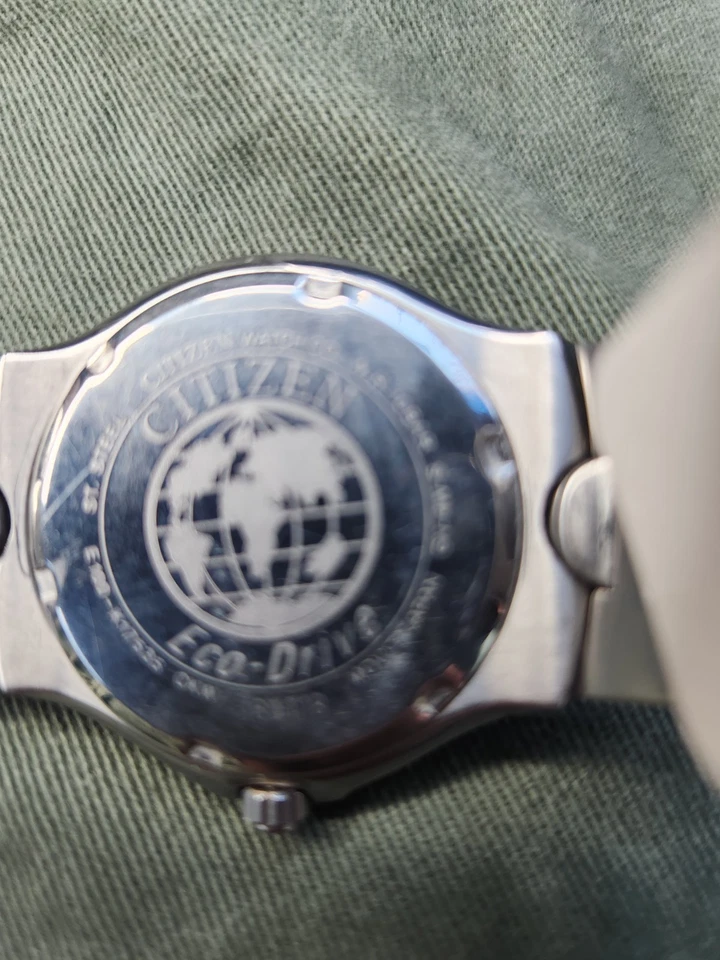 Citizen Eco Drive Men's Watch E100-k17535 - Image 2 of 4