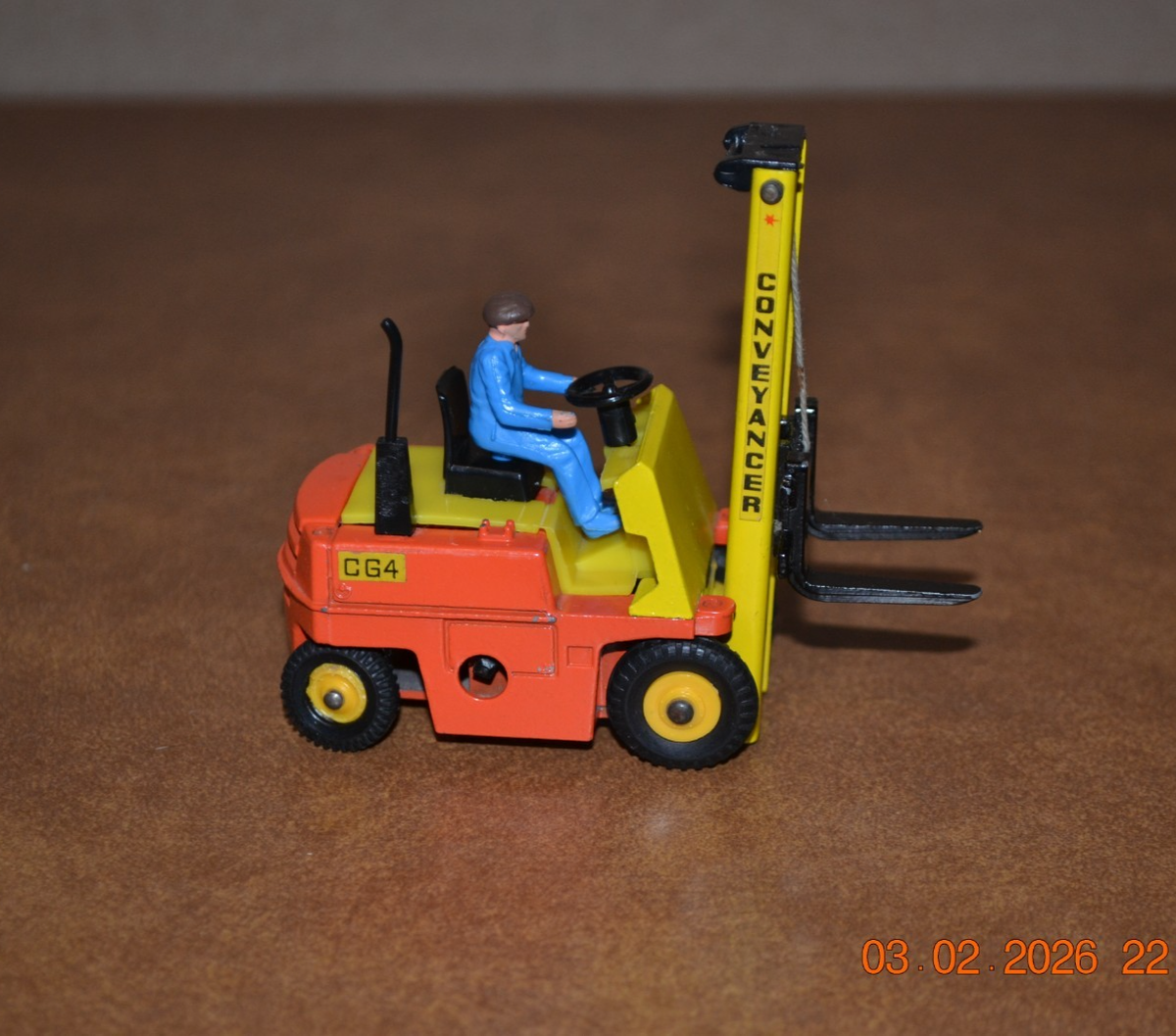 DINKY TOYS Die-Cast #404 Conveyancer Fork Lift Truck & Original
