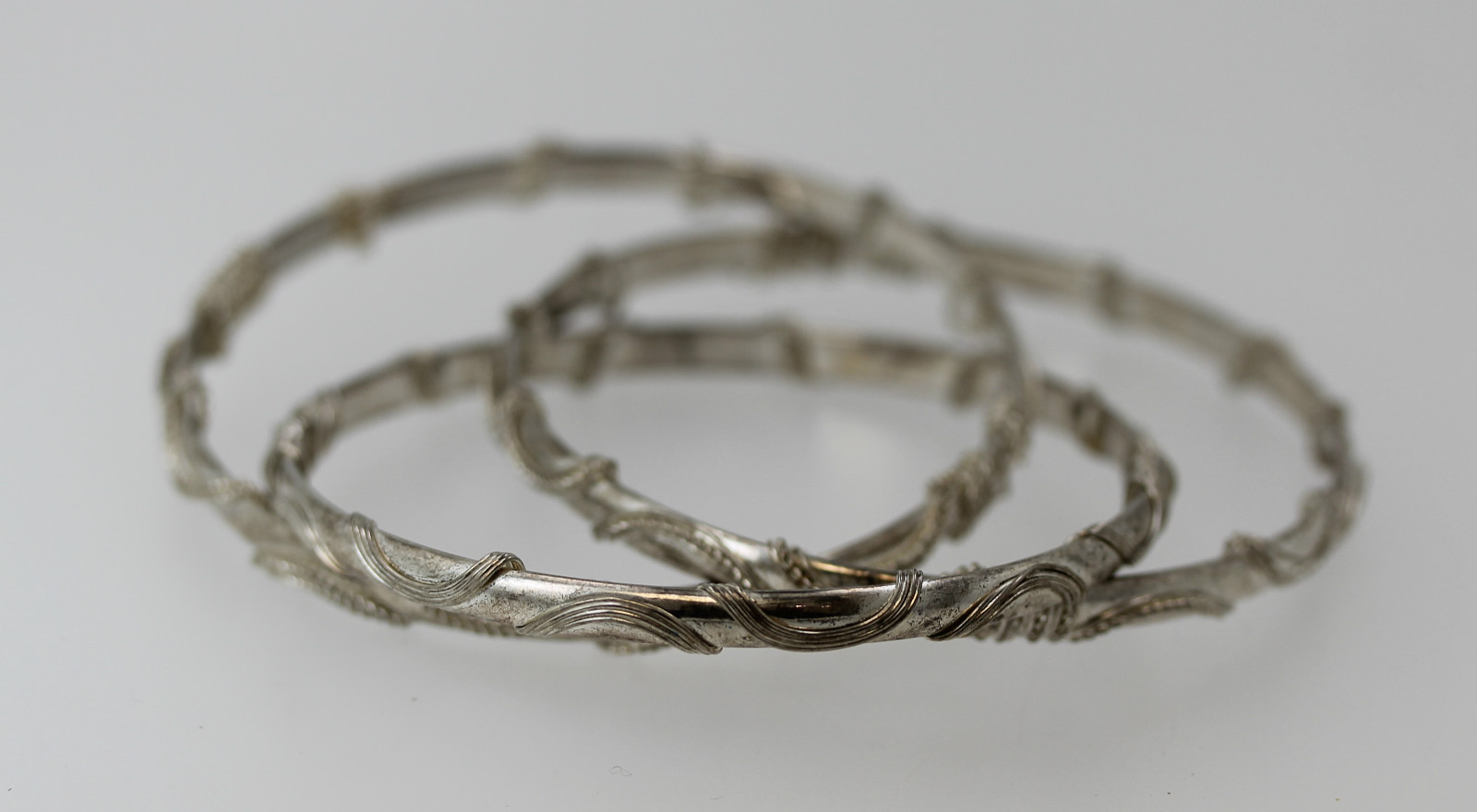 Pretty Fun Fashion 3 Interlocking Silver Tone Ban… - image 1