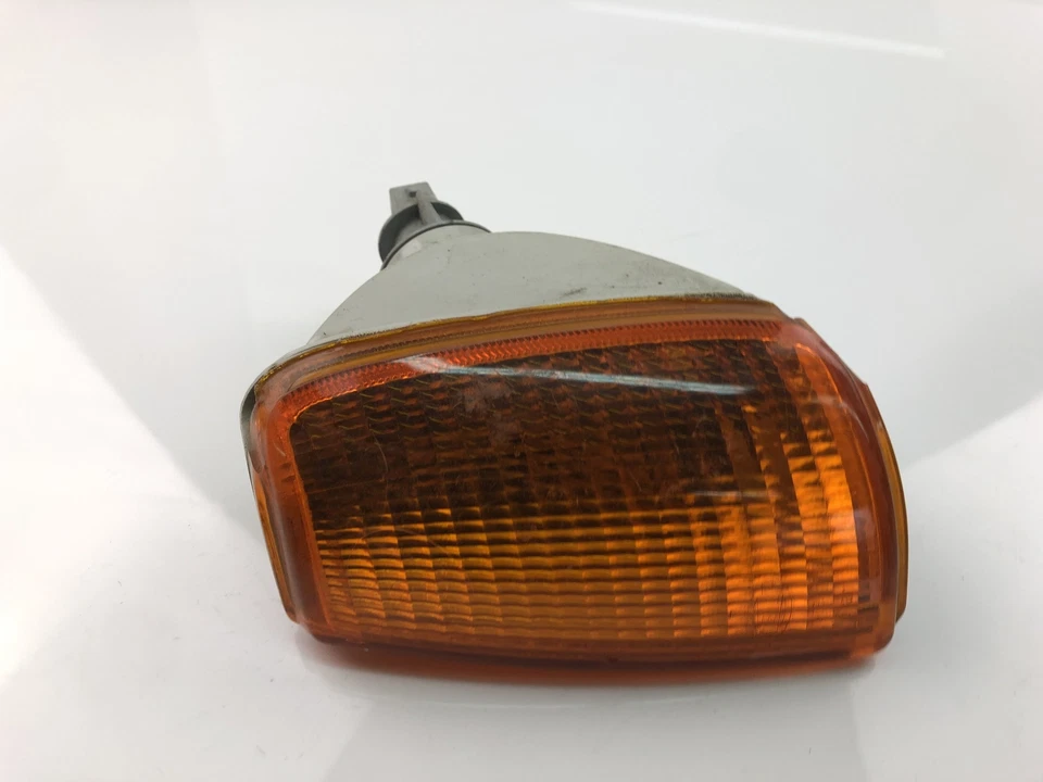 VW POLO 6N1 867953049 Segnale di svolta parafango anteriore 1999 17882391 - Immagine 2 di 4