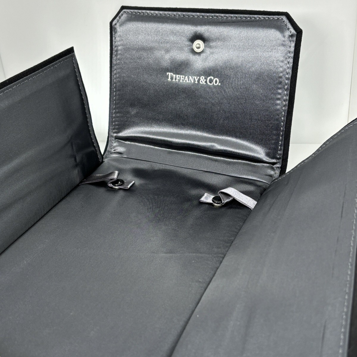 Tiffany Black Folding Suede Leather Necklace Presentation Blue Box 