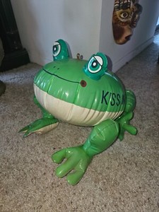 Vintage Carnival Game Prize Inflatable Kiss Me Frog Toad 14" Taiwan